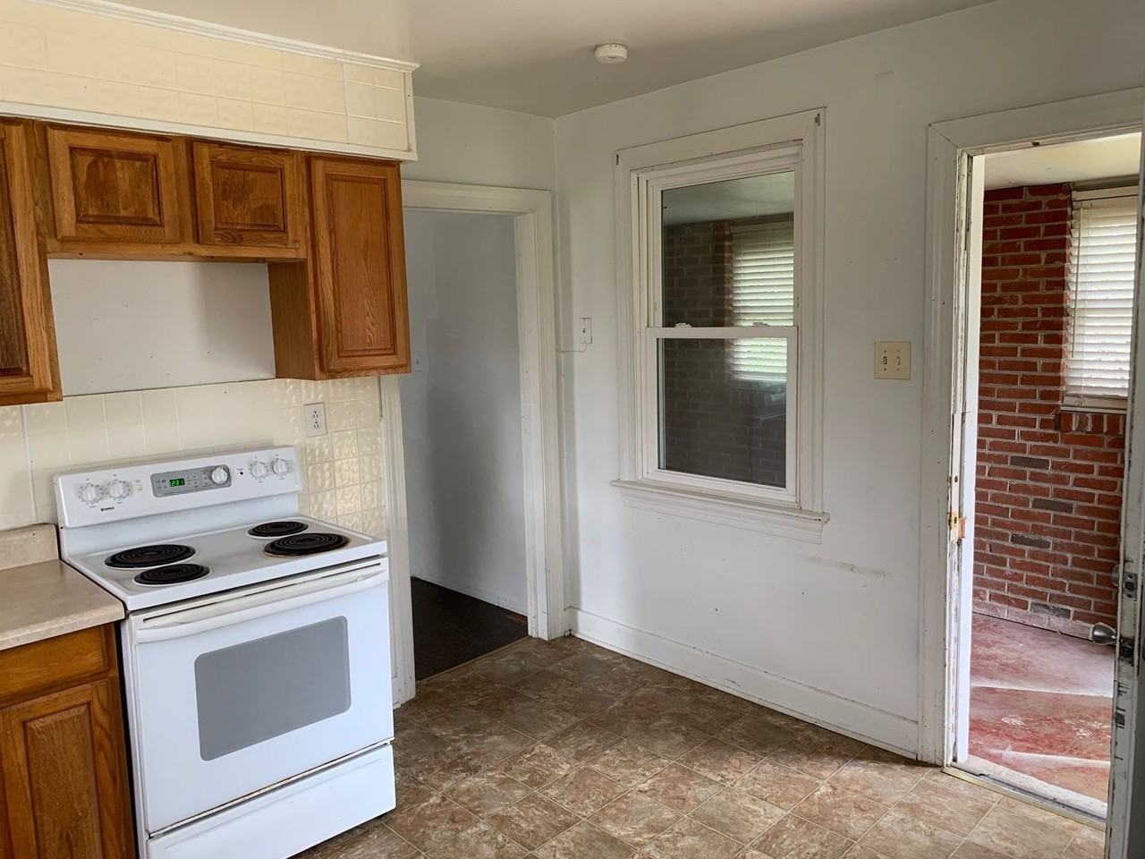 1105 Old Virginia Beach Rd - Photo 3 of 10