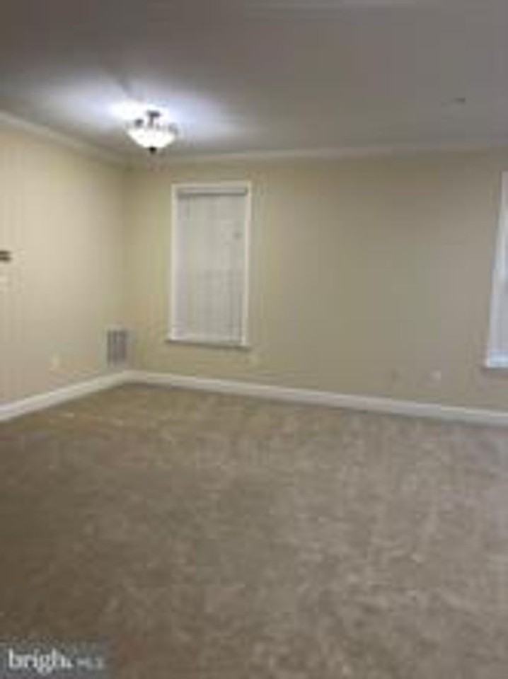 620 Kingfisher Ave - Photo 4 of 39