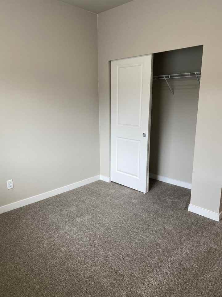Tahoma Terrace - Photo 2 of 17