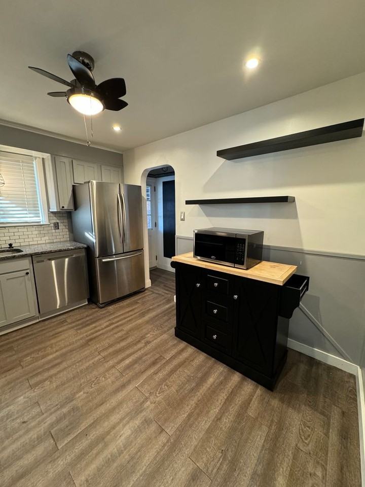 2329 South St - Photo 3 of 41