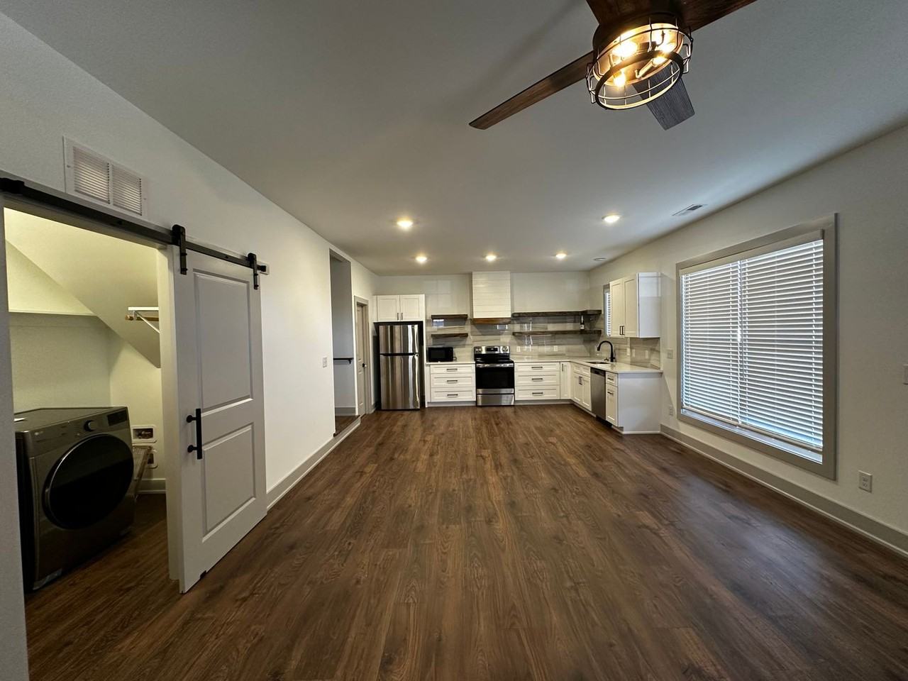 209 Pilkington St - Photo 3 of 17