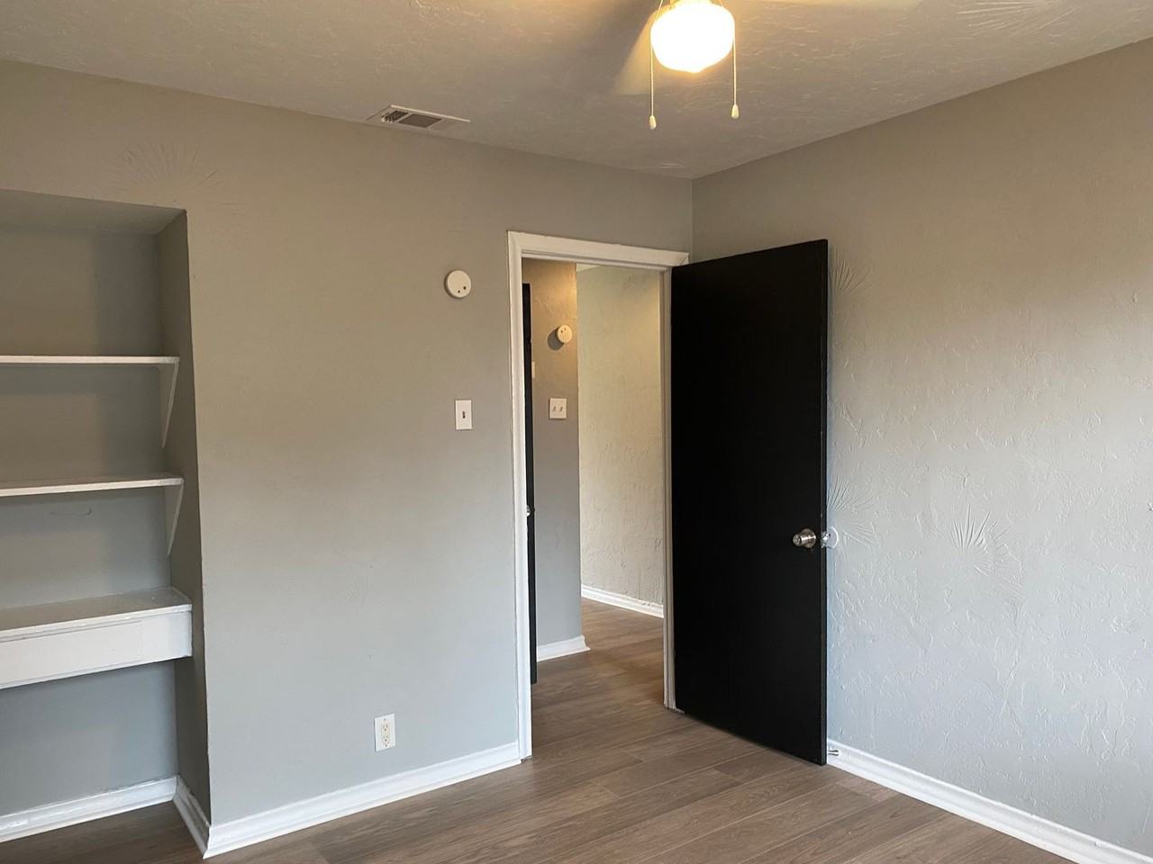 3831 Dismount St - Photo 6 of 9