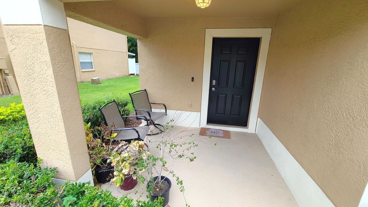 8425 Edgewater Place Blvd - Photo 3 of 30