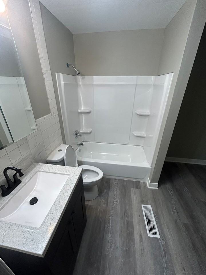 3236 S 18th St - Photo 4 of 12