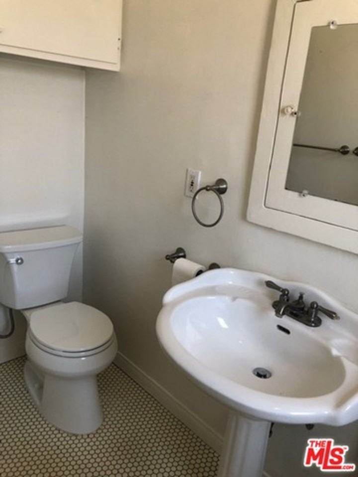 1451 S. Fairfax Ave - Photo 2 of 13
