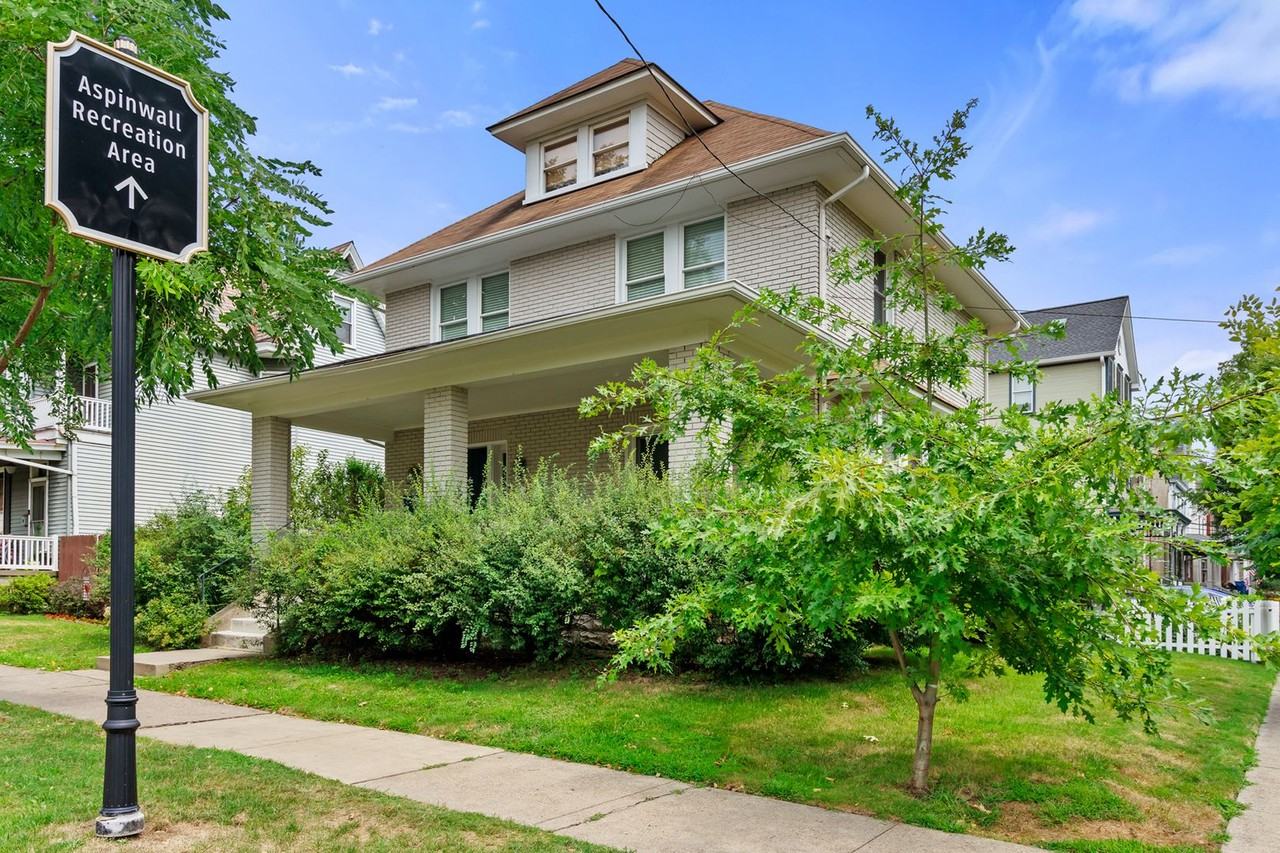 300 Western Ave - Photo 2 of 24