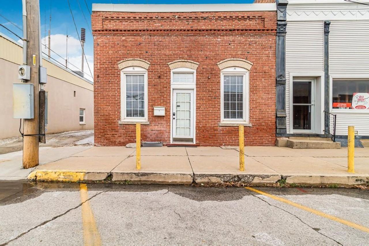 108 W Benton St - Photo 3 of 15