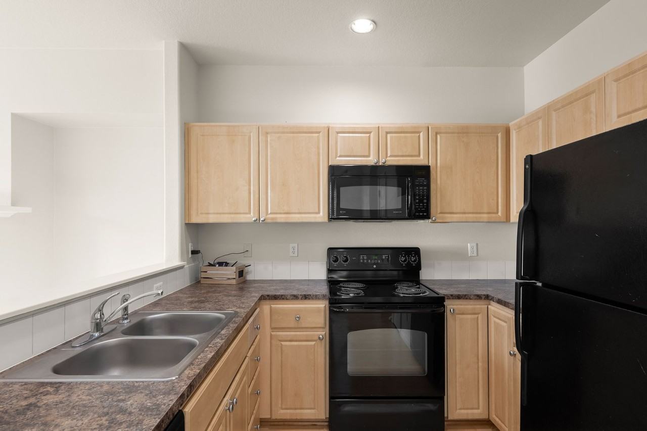 16116 Sw Holland Ln - Photo 3 of 20