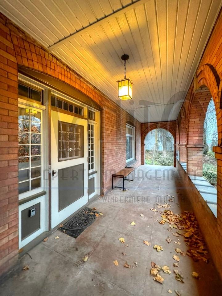 1023 W 6th Avenue - Photo 2 of 3