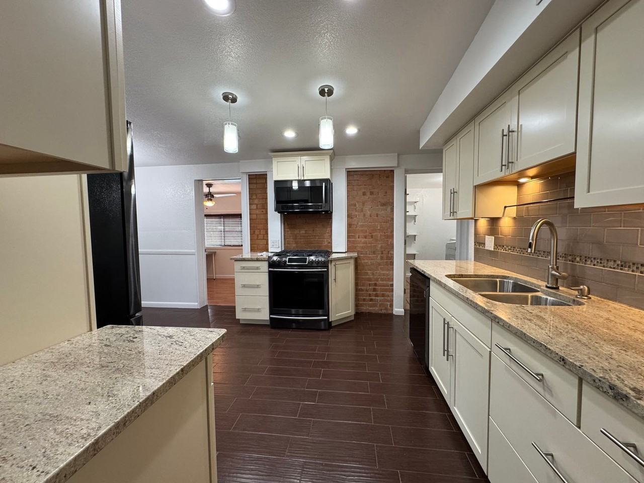 4632 Aspen Dr - Photo 5 of 25