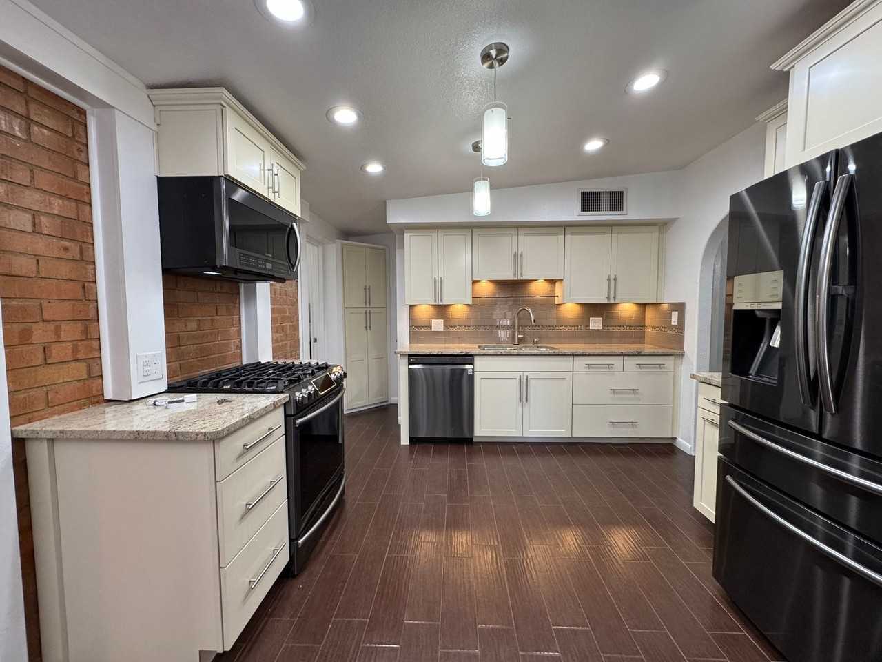 4632 Aspen Dr - Photo 6 of 25