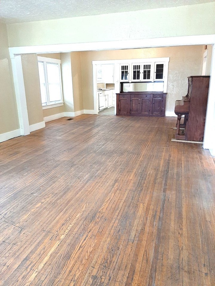 1851 11th Ave - Photo 3 of 18