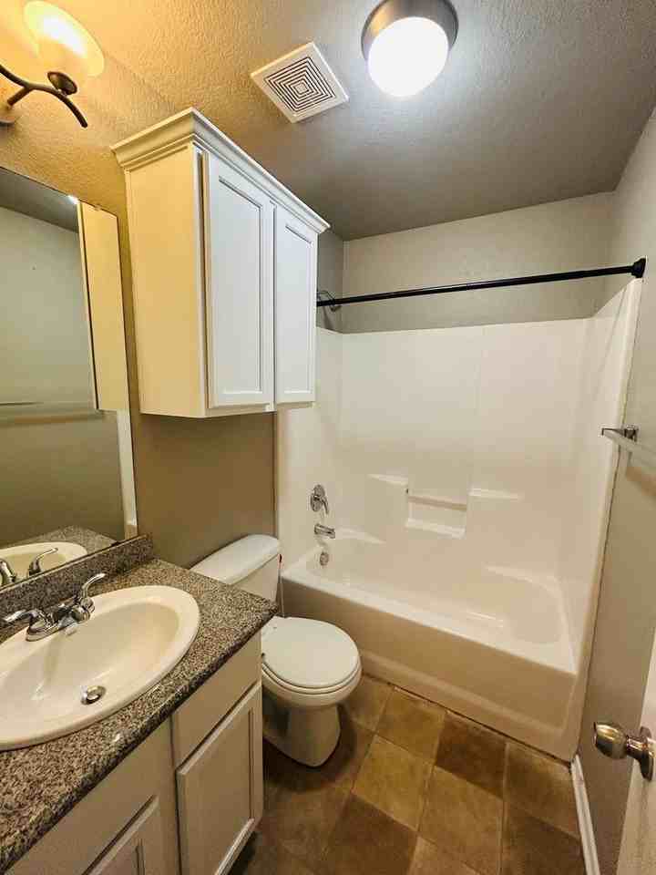 10708 Granada Dr - Photo 2 of 17