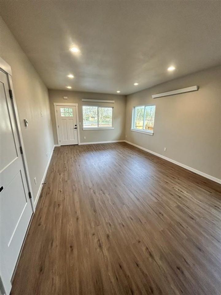 505 Colton Ln - Photo 3 of 25