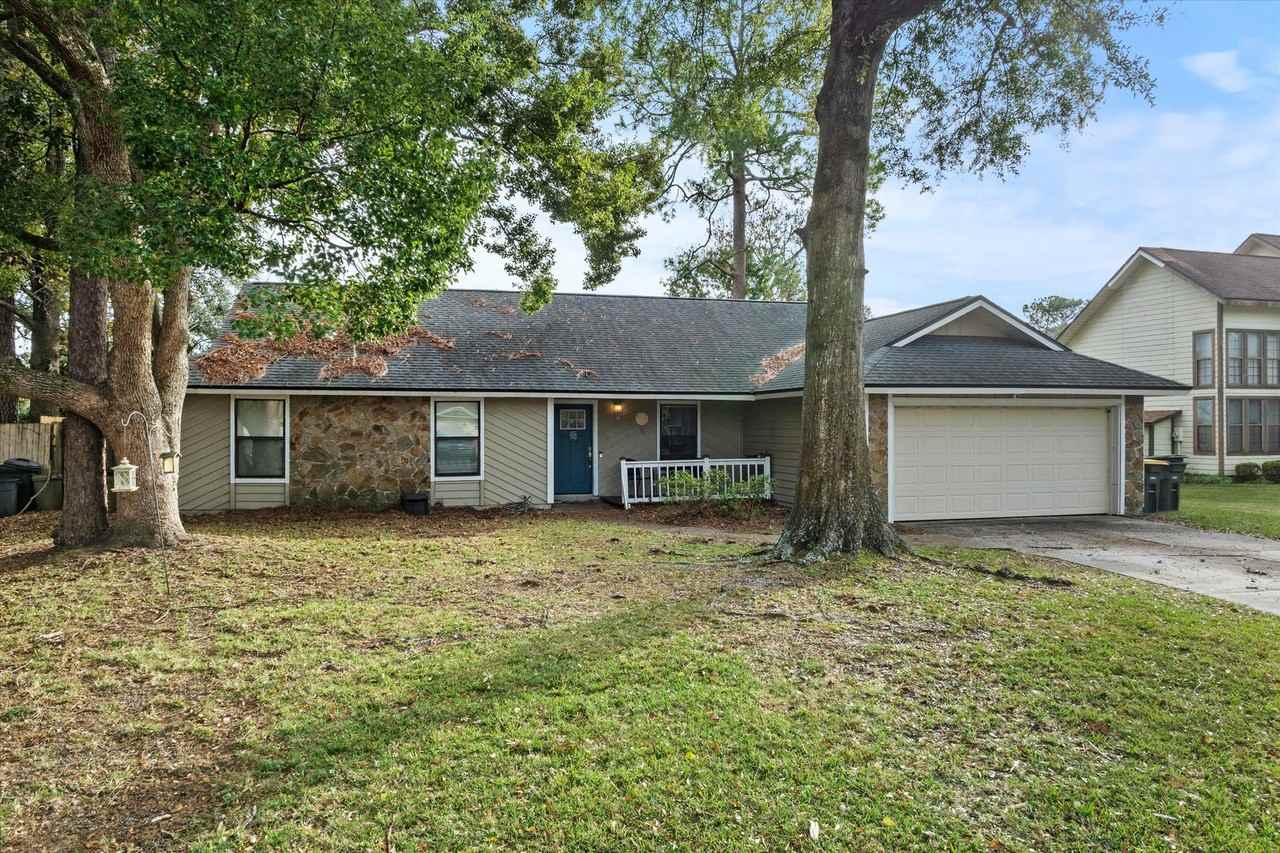 7212 Holiday Hill Ct - Photo 2 of 23