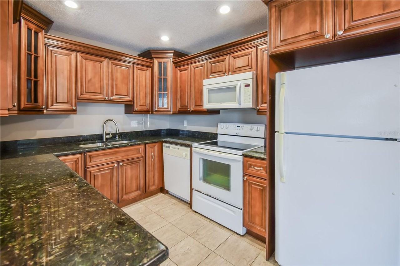 14734 Pine Glen Cir - Photo 3 of 17