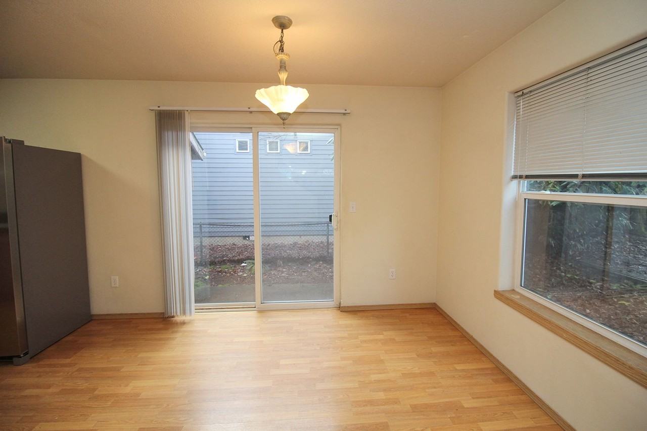 812 N Dekum St - Photo 6 of 28