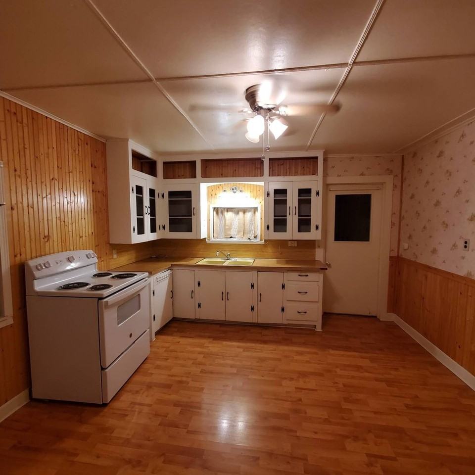199 Locust Ave - Photo 5 of 21