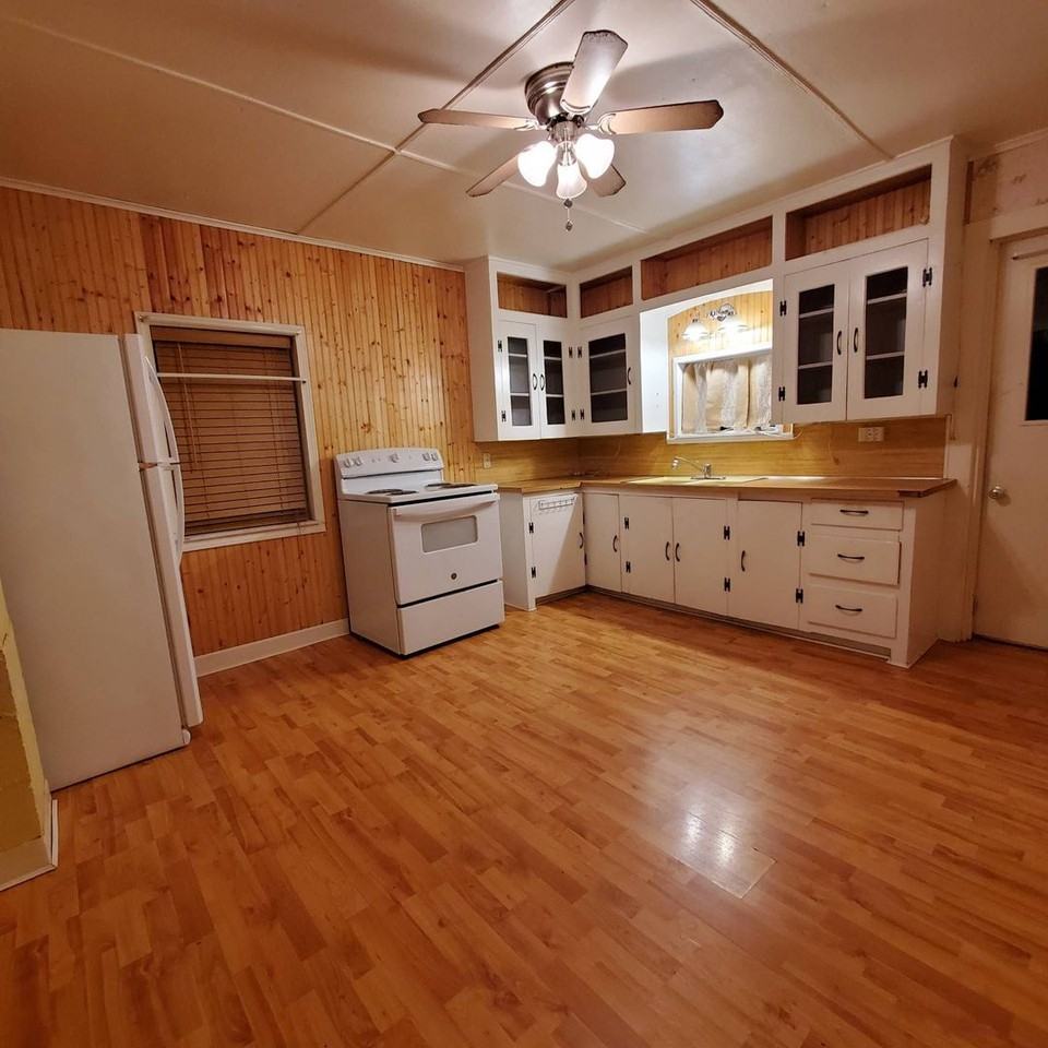 199 Locust Ave - Photo 6 of 21