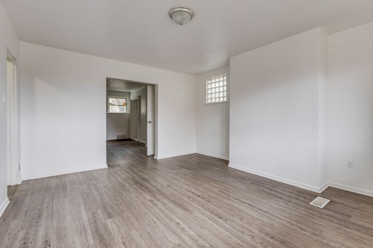 226 Locust Street - Photo 3 of 29