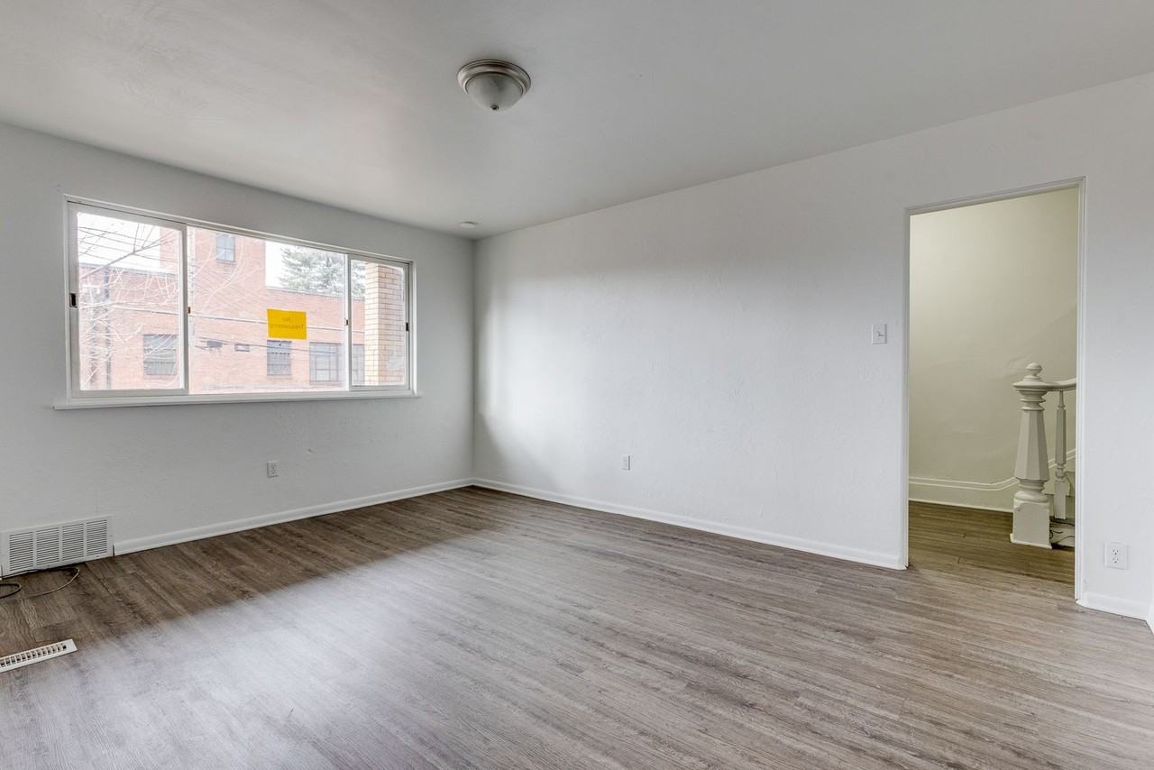 226 Locust Street - Photo 5 of 29