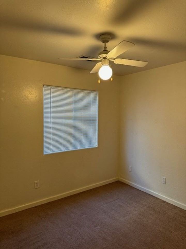 8706 Hoodsport Ave - Photo 5 of 13