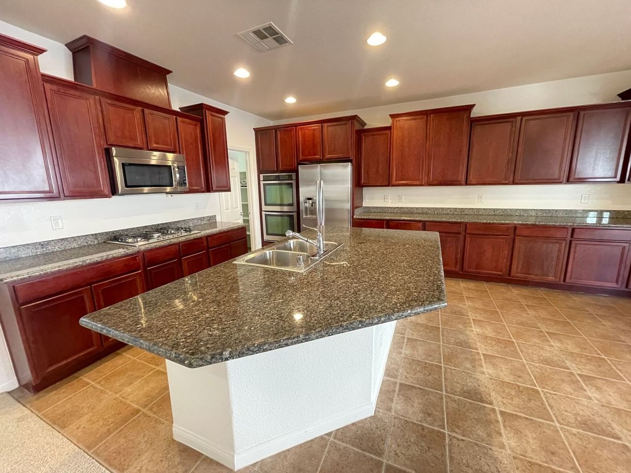 12056 La Palmera Ave - Photo 4 of 15