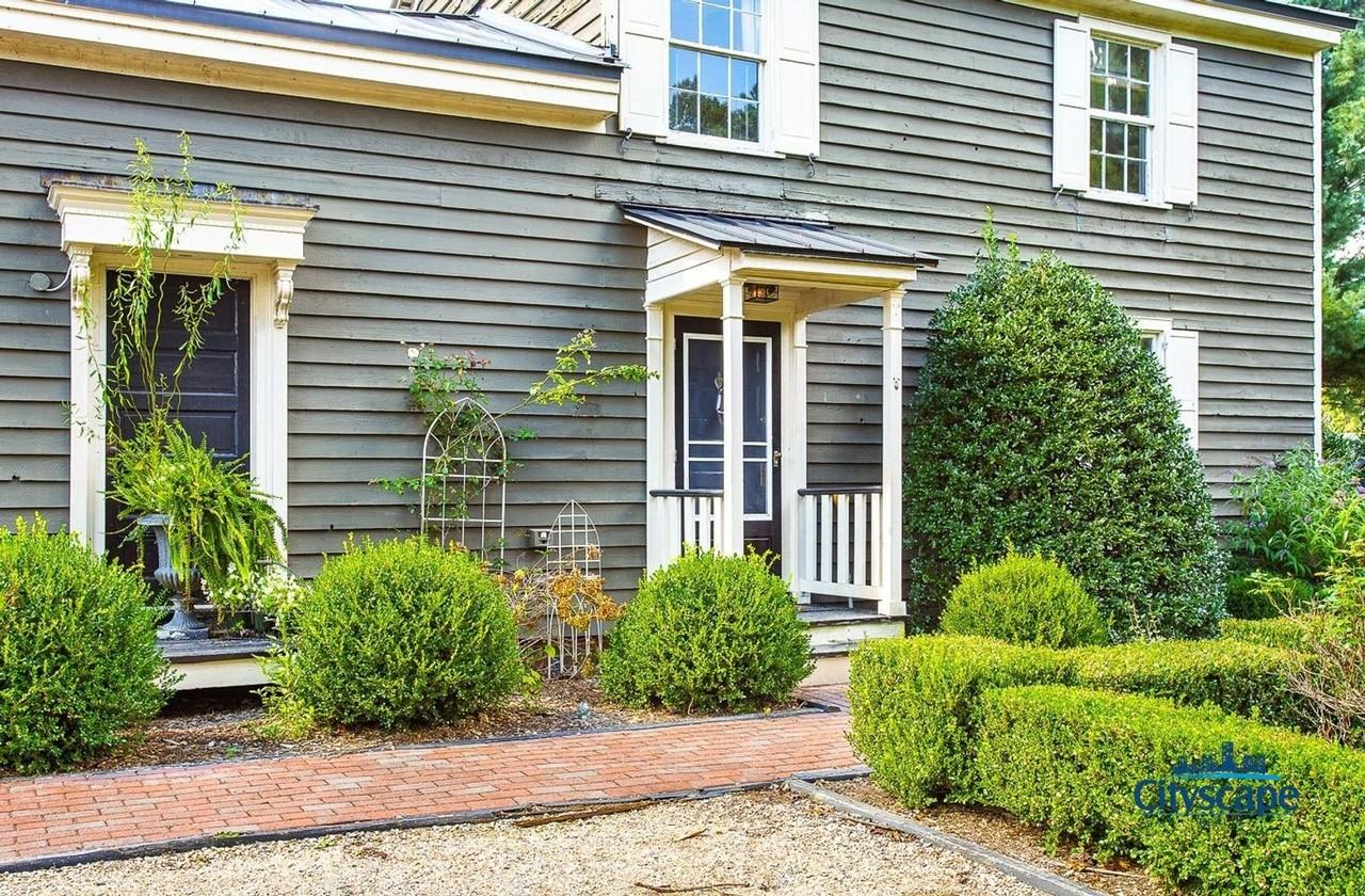 1084 Manakin Rd - Photo 3 of 37