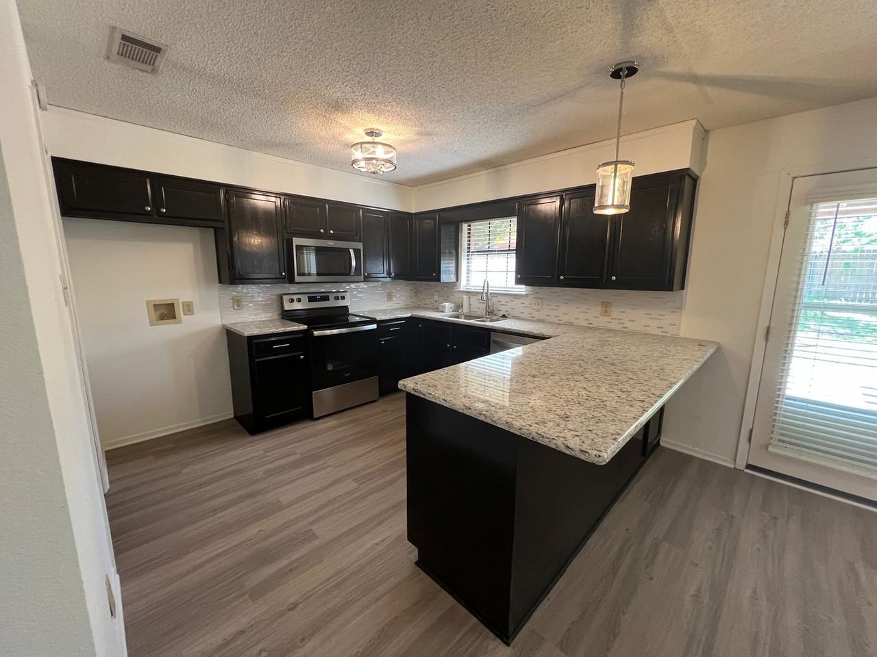 2113 Ramada Dr - Photo 3 of 29