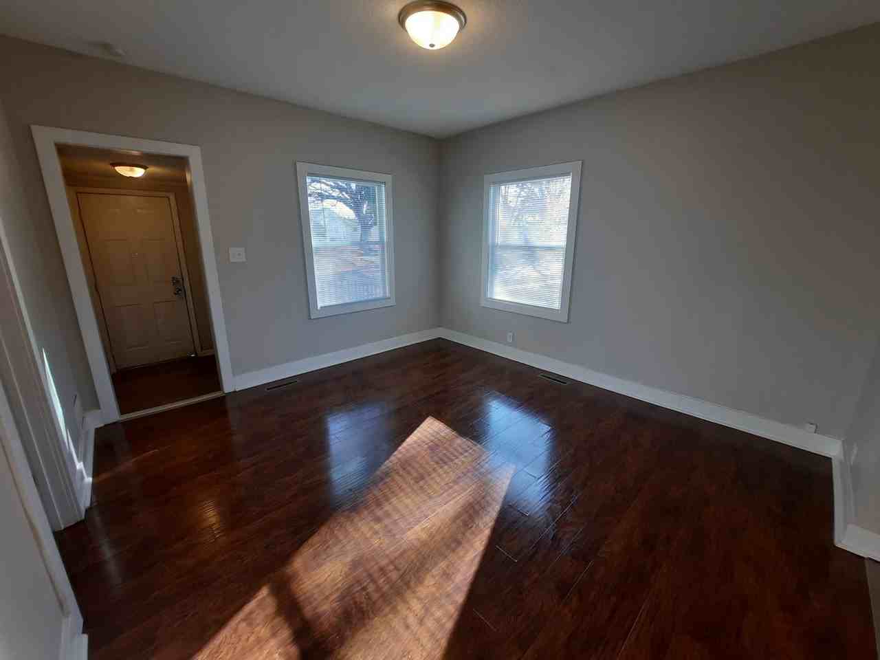3814 8th Pl - Photo 7 of 15