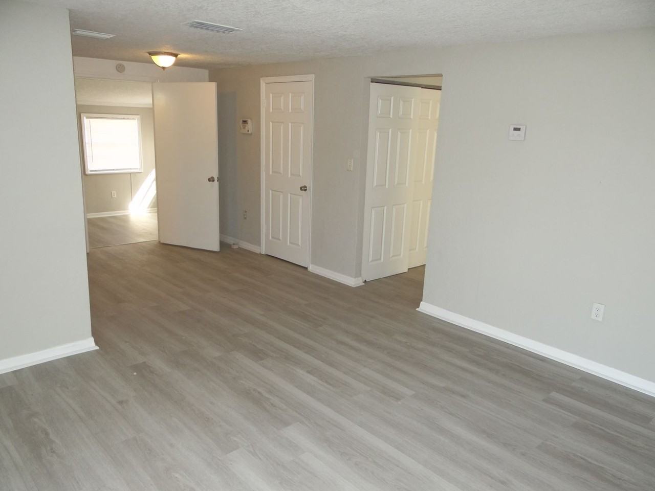 3205 N 47th St - Photo 2 of 18