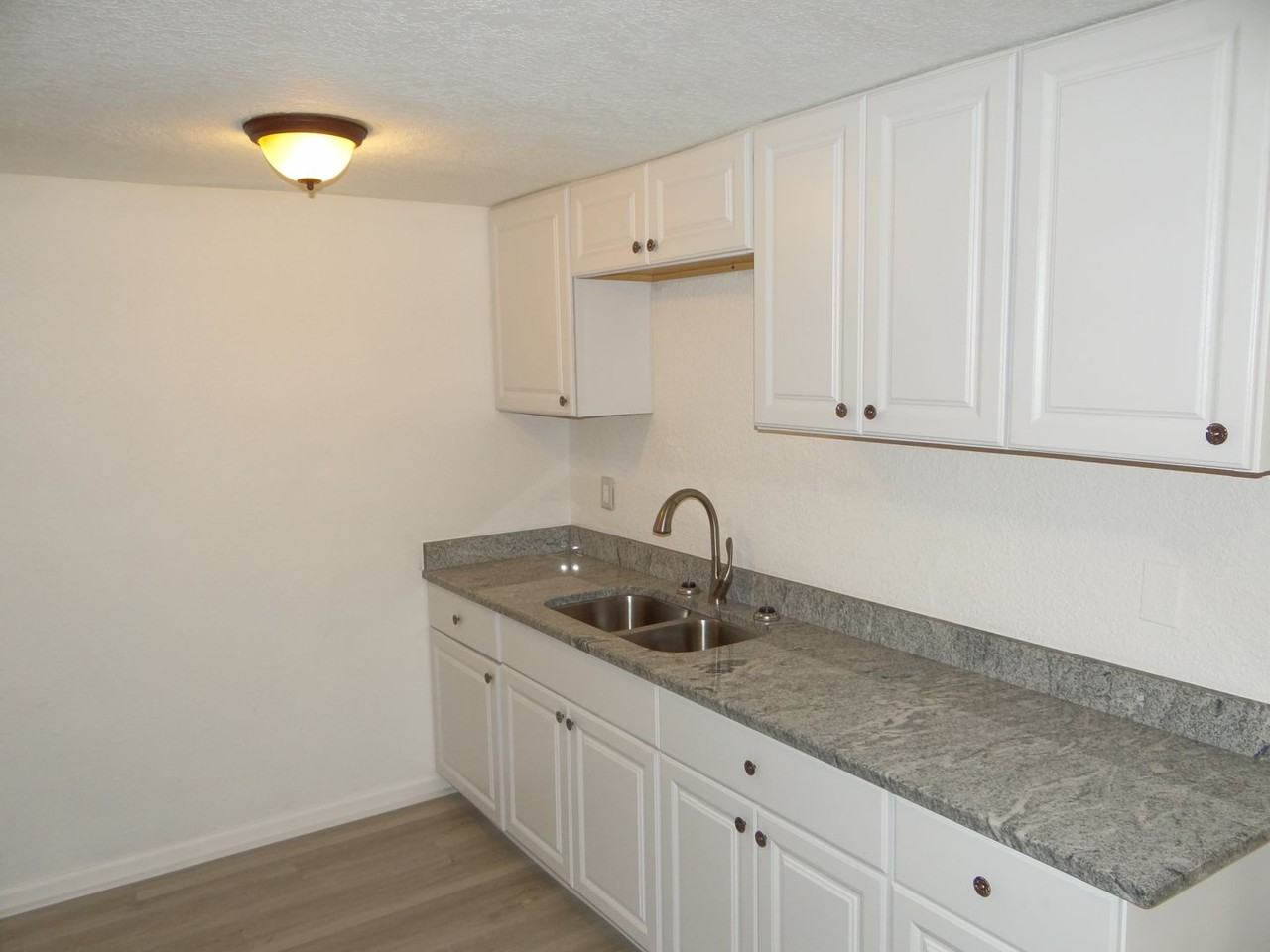 3205 N 47th St - Photo 4 of 18