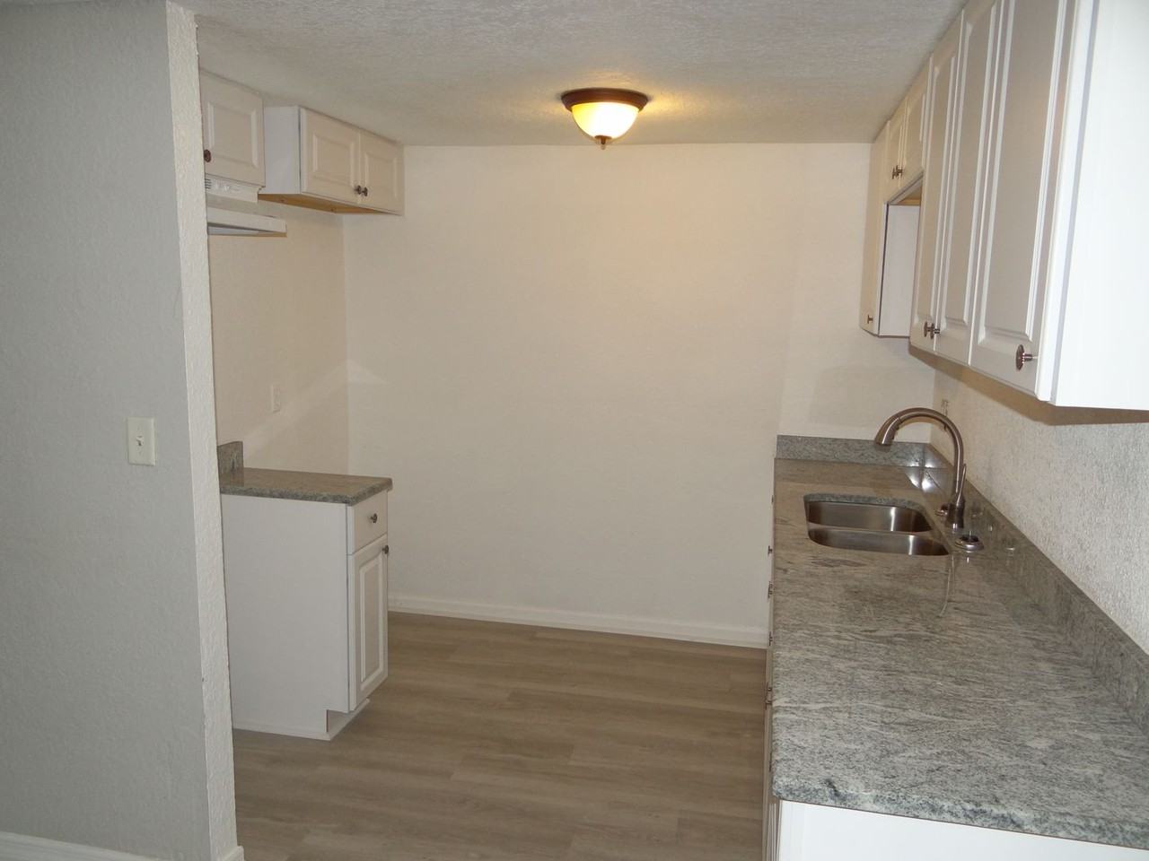 3205 N 47th St - Photo 6 of 18