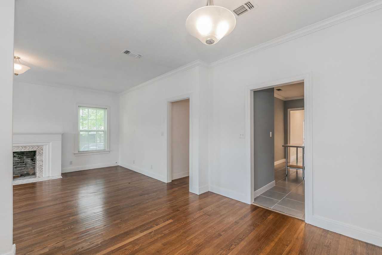 3701 W 4th St - Photo 6 of 23