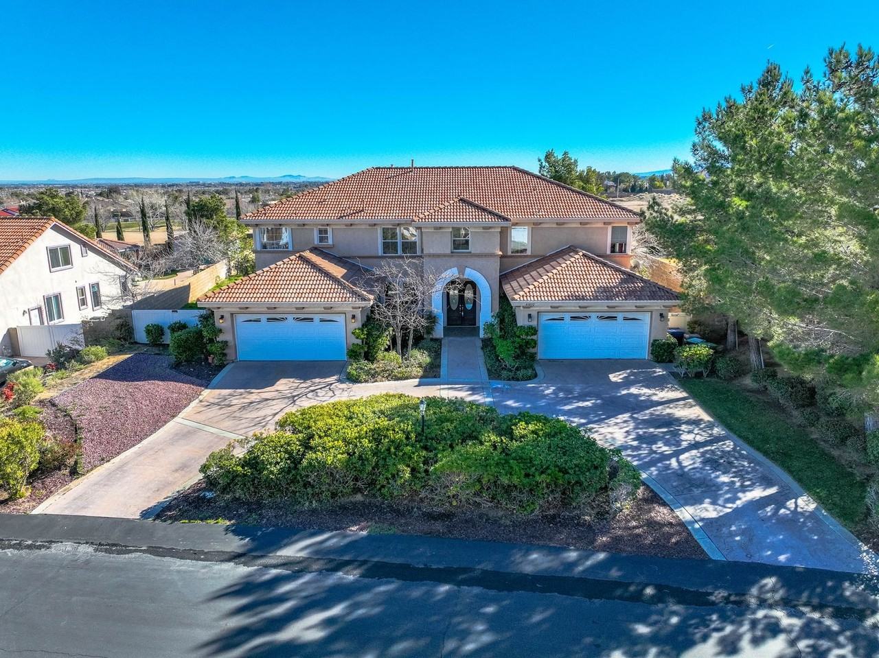41032 Woodshire Dr - Photo 2 of 31