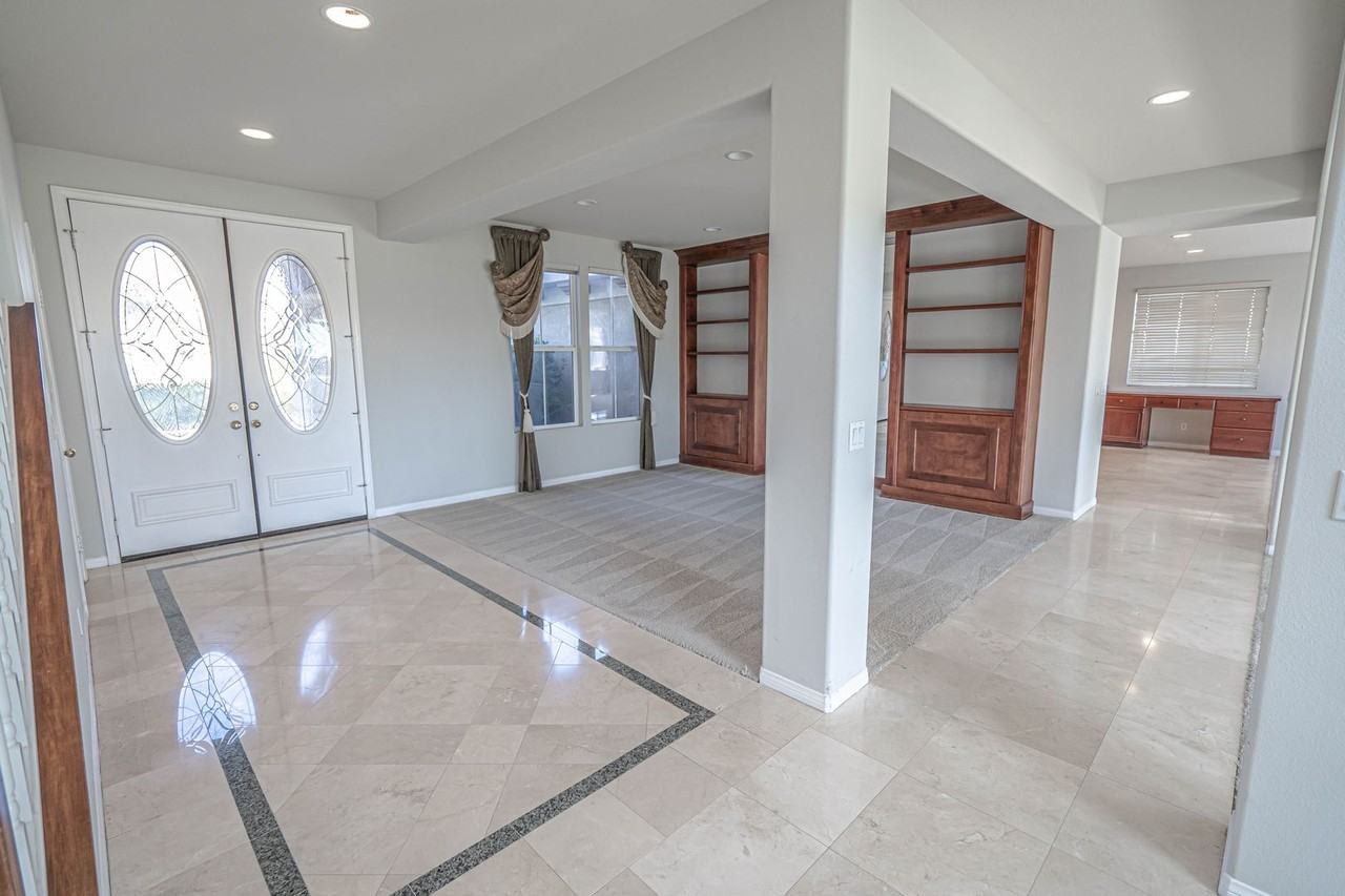 41032 Woodshire Dr - Photo 3 of 31