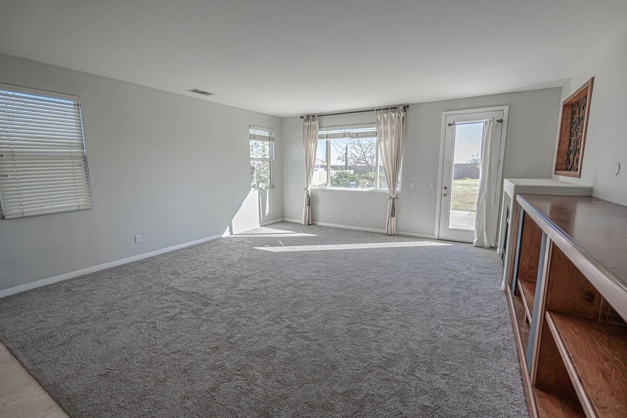41032 Woodshire Dr - Photo 6 of 31