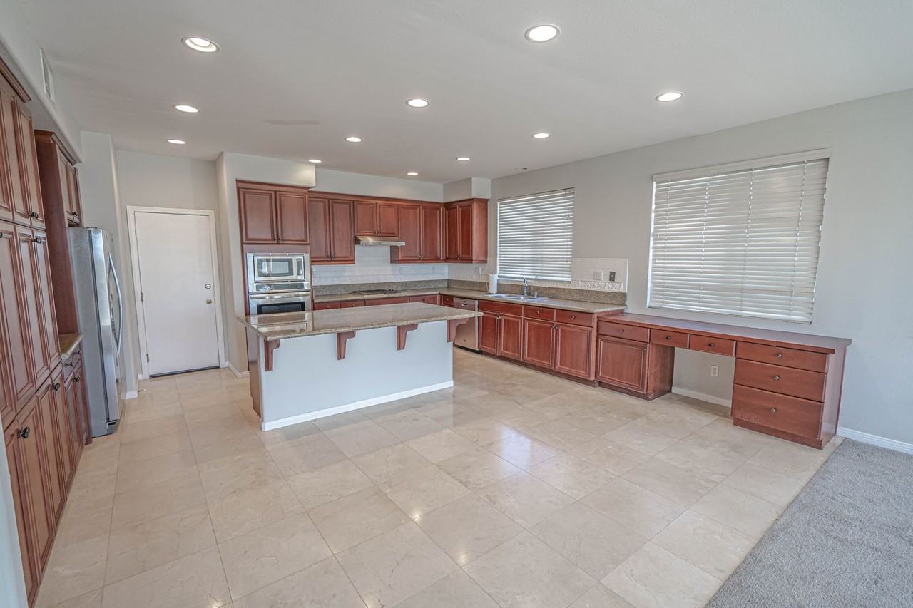 41032 Woodshire Dr - Photo 7 of 31