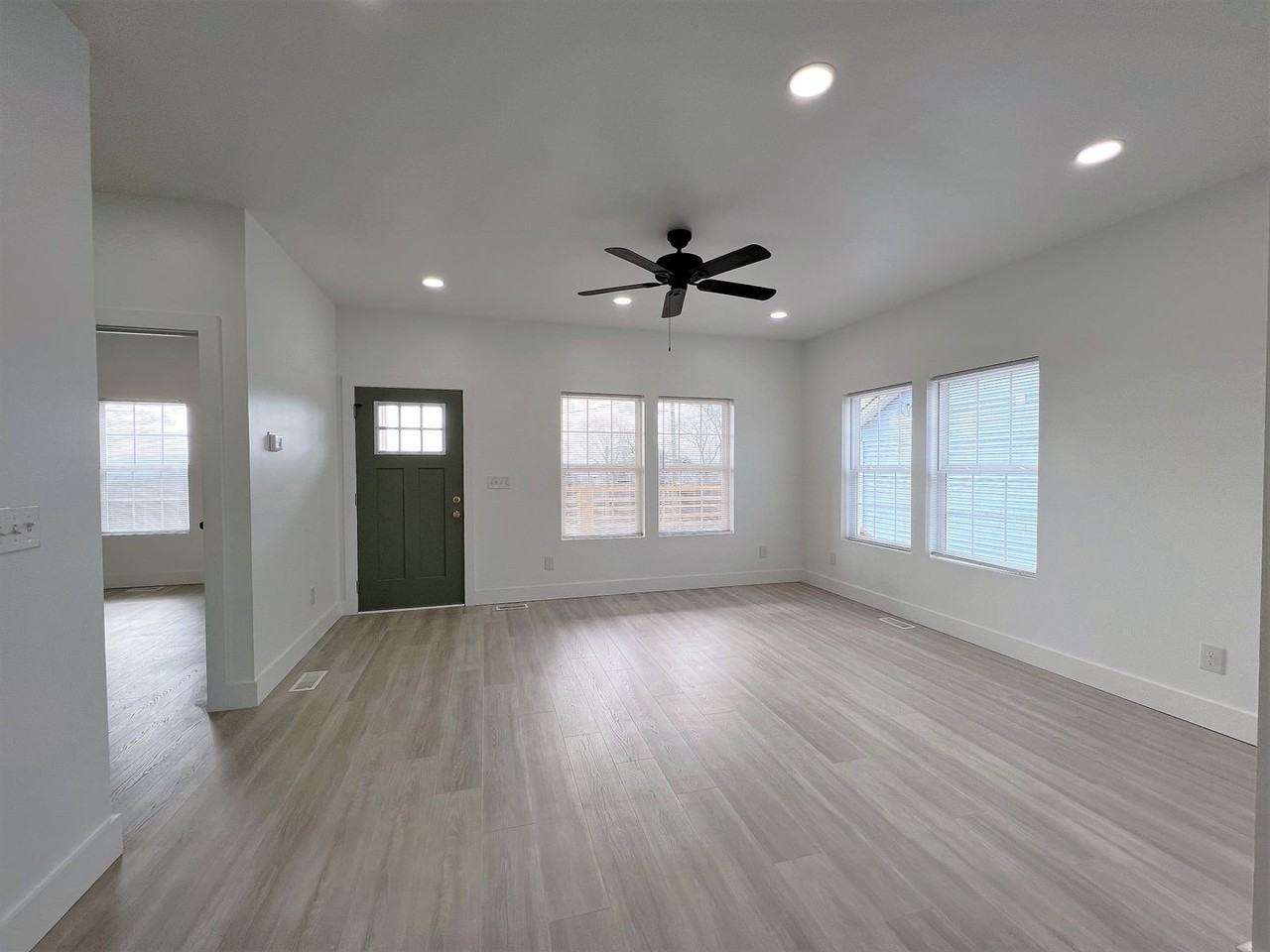 2439 Adams Ave - Photo 3 of 13