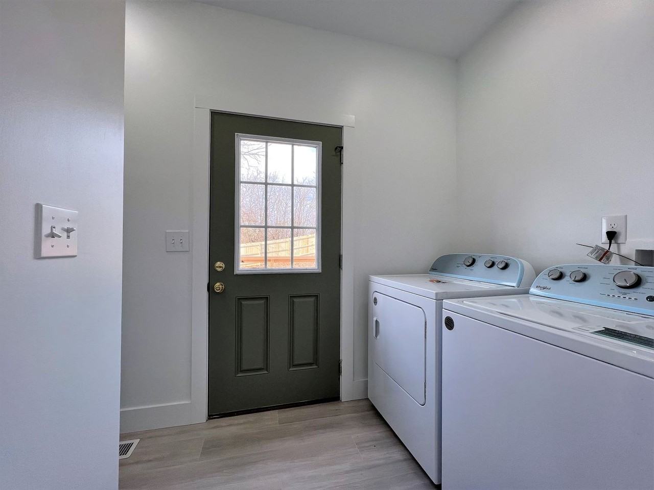 2439 Adams Ave - Photo 5 of 13