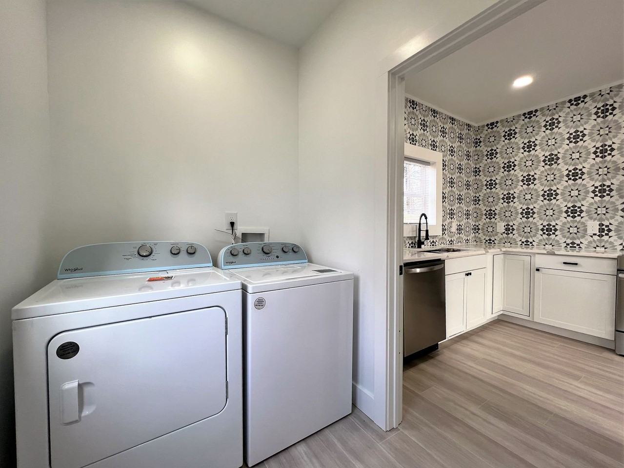 2439 Adams Ave - Photo 6 of 13