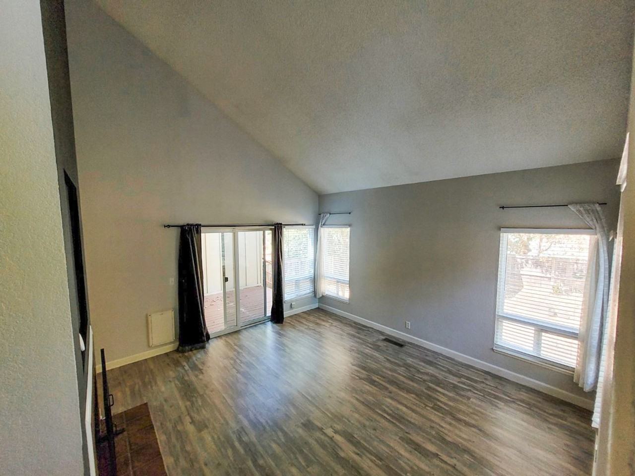 22 Alameda Park Cir - Photo 2 of 27