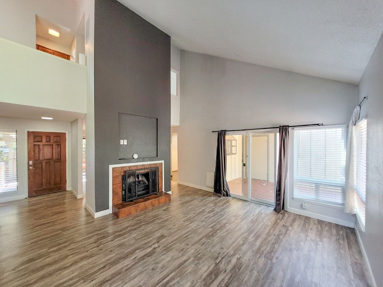 22 Alameda Park Cir - Photo 3 of 27