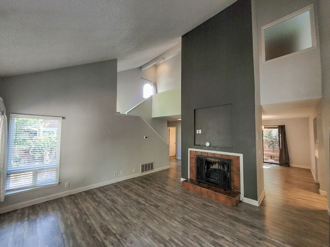 22 Alameda Park Cir - Photo 4 of 27