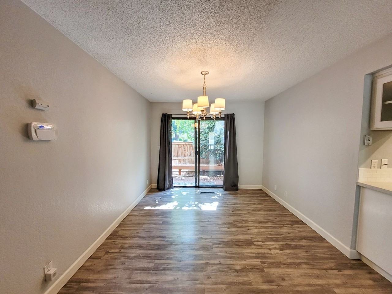 22 Alameda Park Cir - Photo 6 of 27