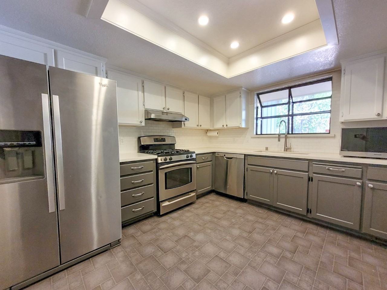 22 Alameda Park Cir - Photo 7 of 27