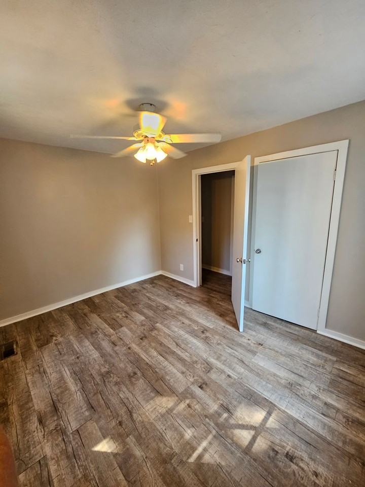 712 E 2nd St - Photo 5 of 7