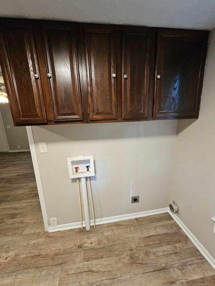 712 E 2nd St - Photo 7 of 7