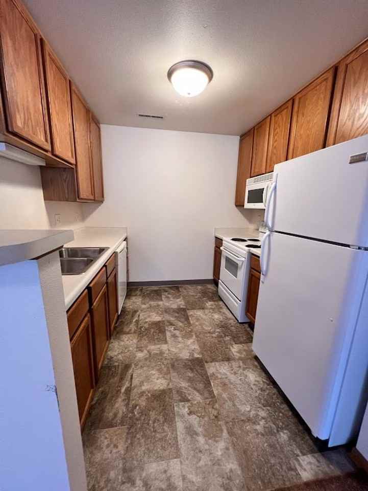 3212 Polaris Dr - Photo 6 of 43