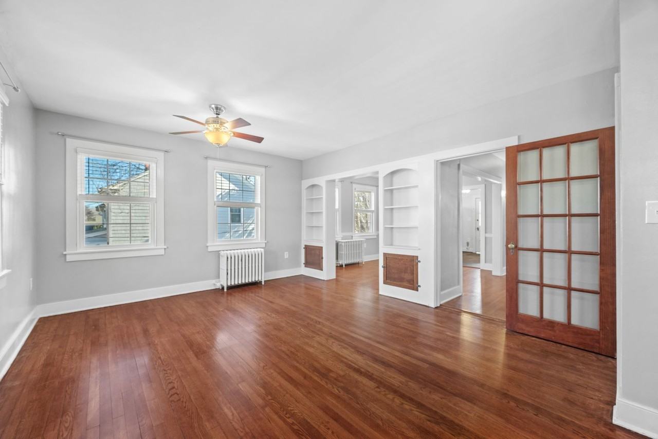 318 61st St - Photo 6 of 17